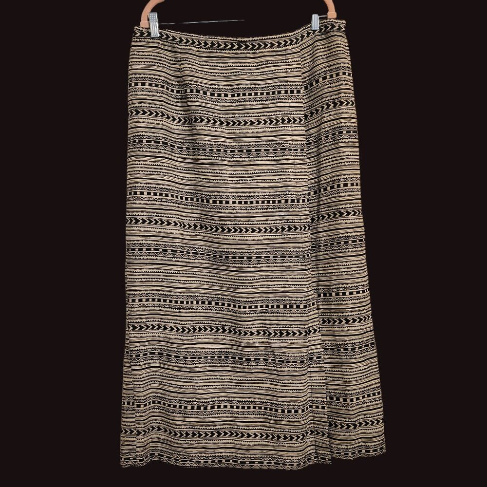 Beautiful Stonebridge Black and Beige Faux Wrap Skirt Size 18W